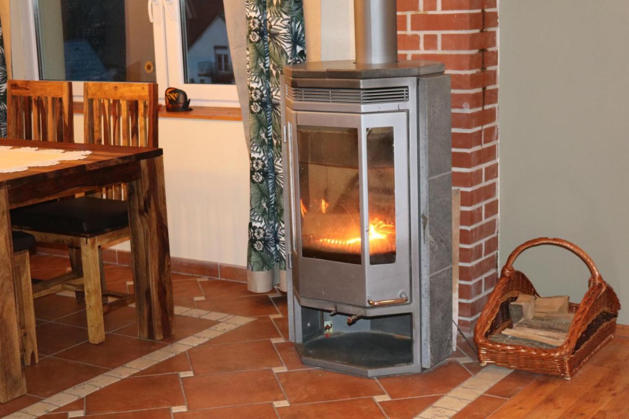 Helle, Offene Dachgeschosswohnung Mit Terrasse Oberloisdorf Exterior foto